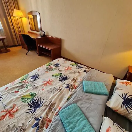 10q - Z6 706 Apartamento *